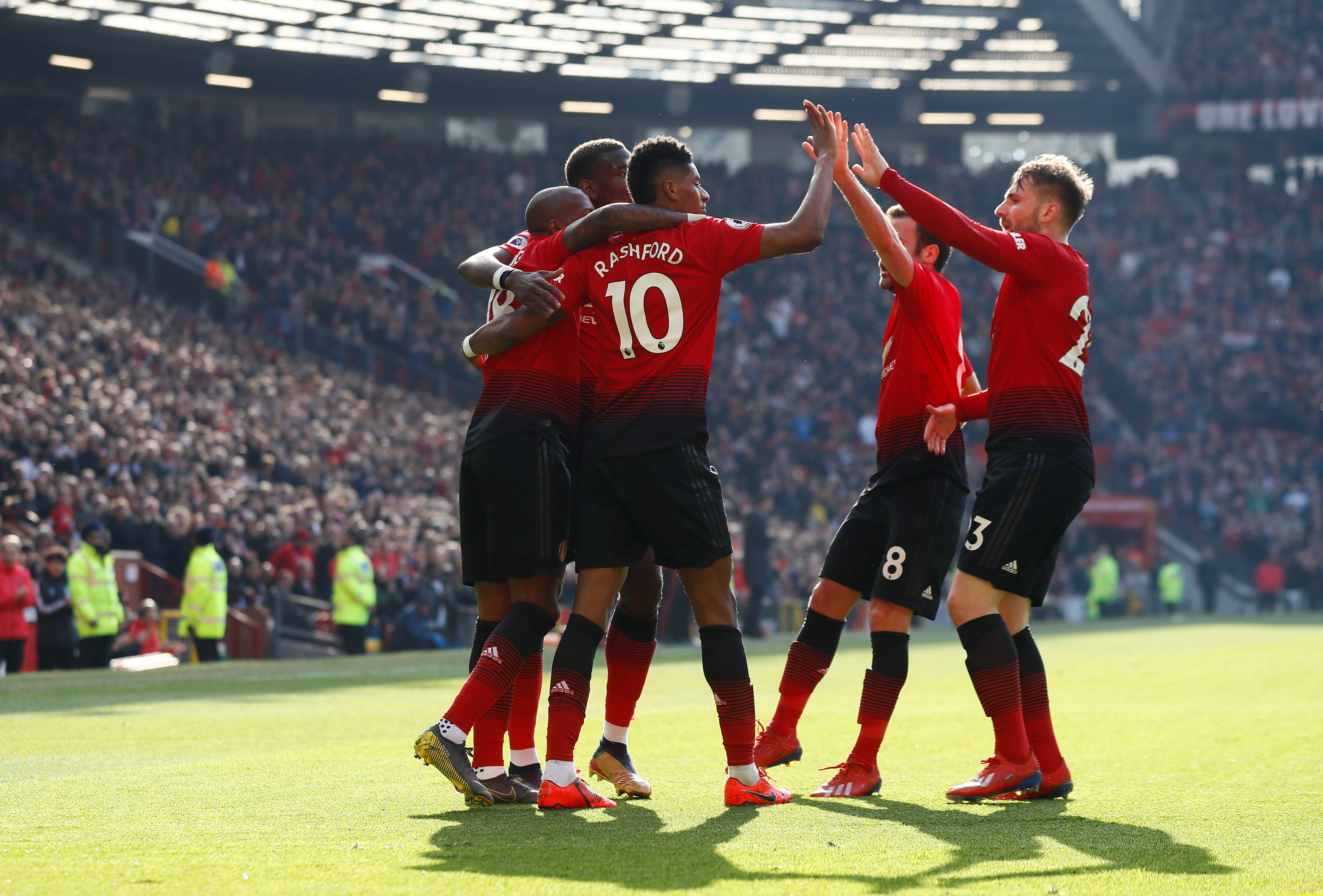 备受尊敬 备受尊敬